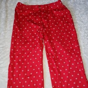Red and white pull on classy capri pants